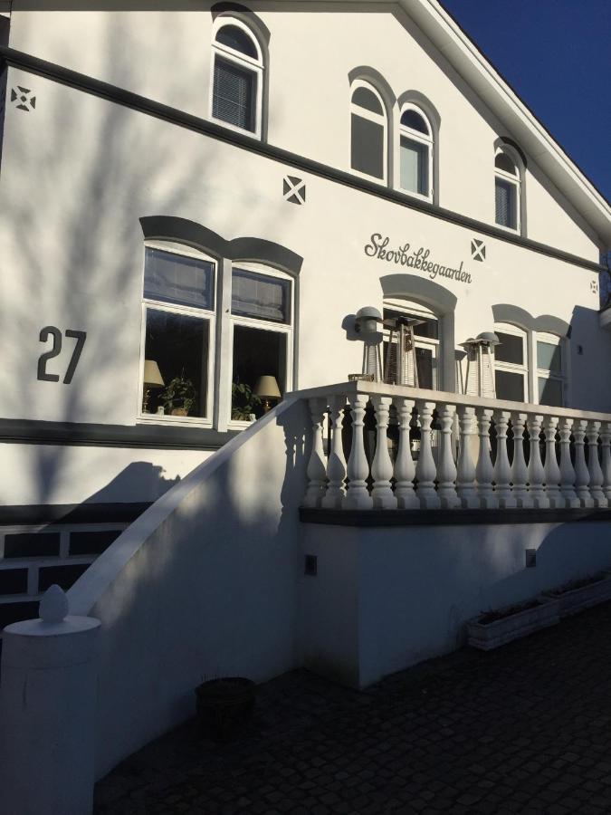 Skovbakkegaardens Bed & Bath - Vaerelser Med Eget Bad オールボー エクステリア 写真